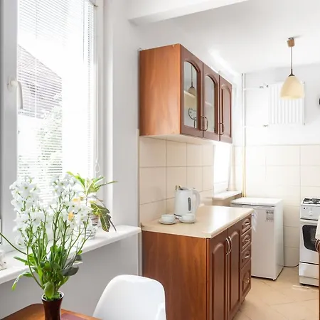 Helena Apartment *